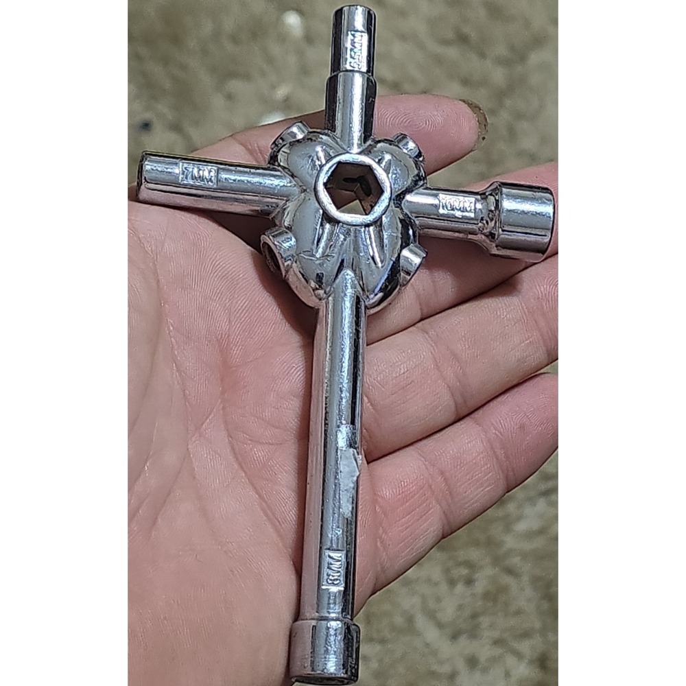 4-Way Cross Socket Wrench Tool 5.5mm 7mm 8mm 10mm RC Car Maintenance Silver